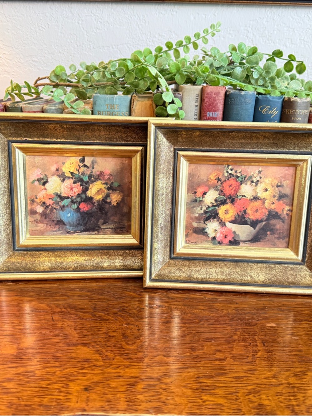 Pair of Vintage Gold wood Framed Floral Still Life Prints - Picture 3 of 15